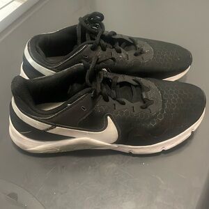 Nike Legend Essential 2